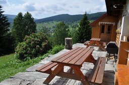 Slunné zapraží, na kterém si můžete užít pravou pohodu s oroseným pive
